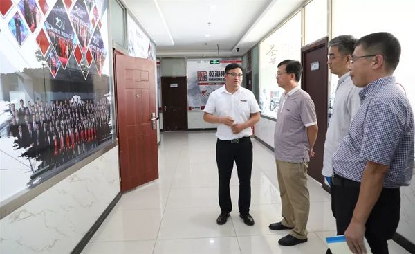 海港區政府領導蒞臨乾港 海港區政府領導蒞臨乾港