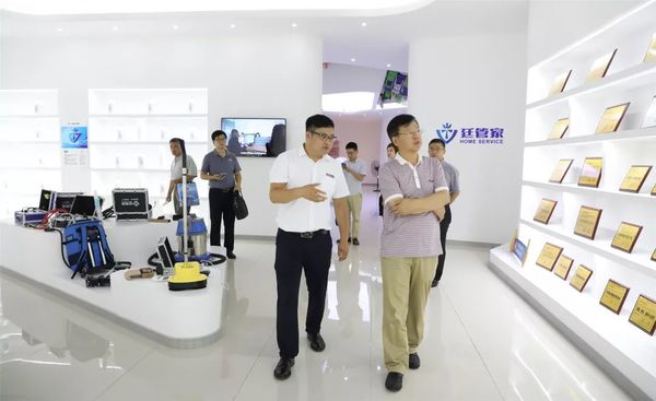 海港區政府領導蒞臨乾港 海港區政府領導蒞臨乾港