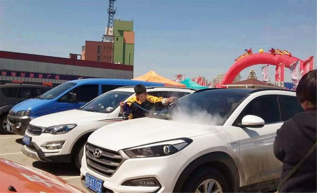 李總逸掌幫上門蒸汽洗車正式運(yùn)營 李總逸掌幫上門蒸汽洗車正式運(yùn)營