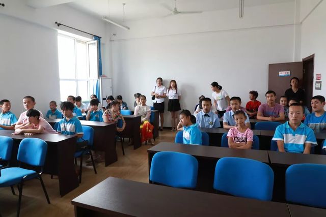 乾港關愛兒童 乾港關愛兒童